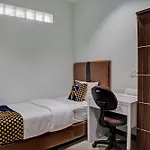 Spot On 92822 Finest House Near Amplas Bus Terminal