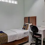 Spot On 92822 Finest House Near Amplas Bus Terminal