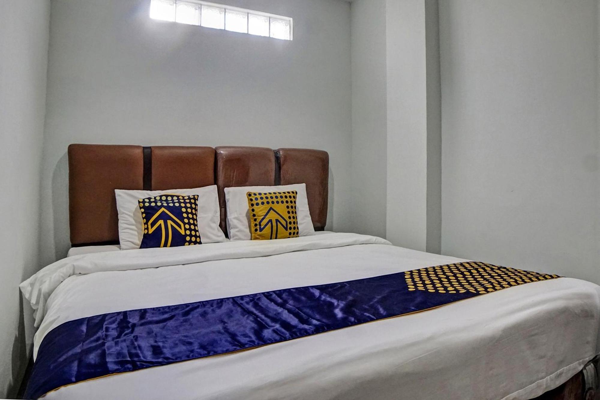 Hotel Spot On 92822 Finest House Near Amplas Bus Terminal Medan