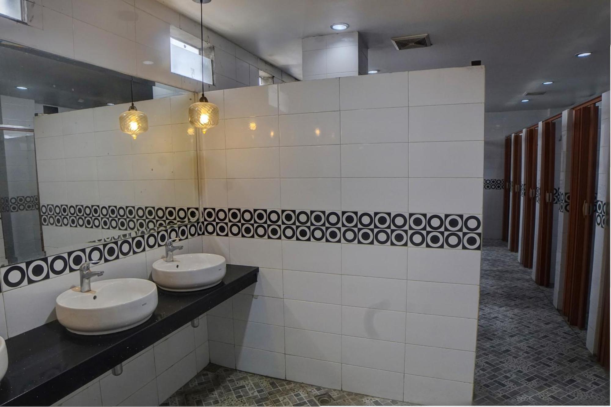 Spot On 92822 Finest House Near Amplas Bus Terminal 2* Medan